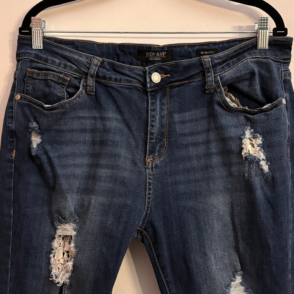 Judy Blue Skinny Fit Distressed Jeans Medium Wash Stretch 15/32 Boho Y2K - Picture 3 of 7